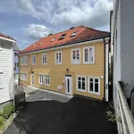 Eksklusiv Sentralt I *